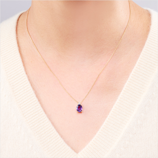 ゴールド ノーブルアメジスト ペンダント着用写真